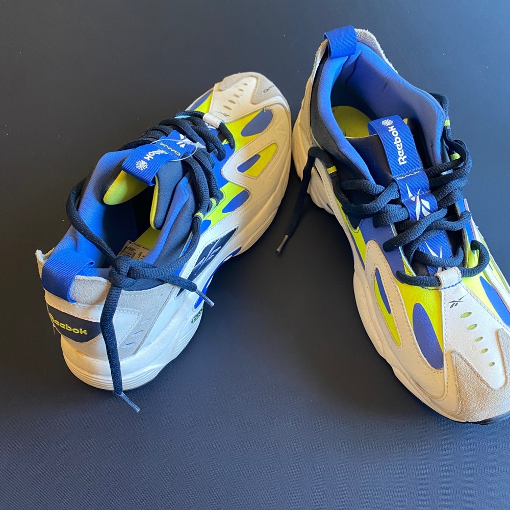 Reebok DMX 1200 Sneakers in Grey/Multicolor